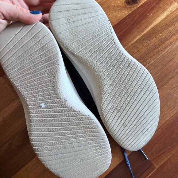 allbirds Tree Runners - Picture 2 of 4